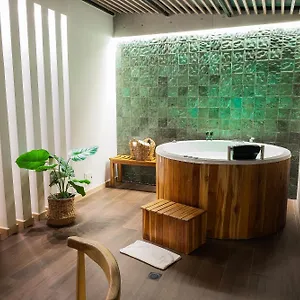 Black Tower Premium Bogota